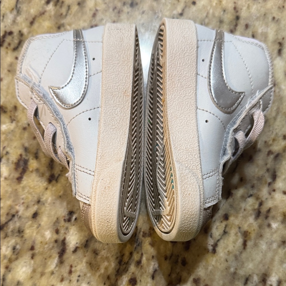 Nike Blazer Mid ‘77 Sneakers - white & gray 6C - Picture 5 of 12
